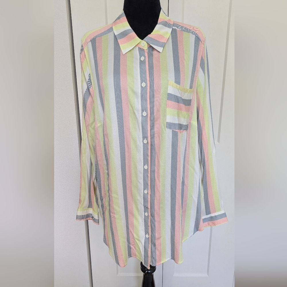 Torrid Women's Striped Button Up Blouse Size 3 22/24 Pastel Colors Spring EUC